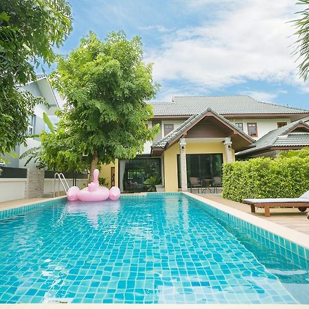 Y'S Villa 独栋泳池别墅-2 Chiang Mai Exteriör bild